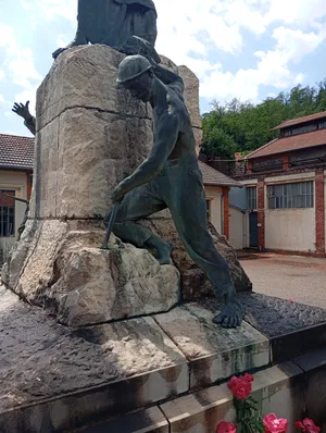 Monument aux Morts du puit Couriot à Saint-Étienne