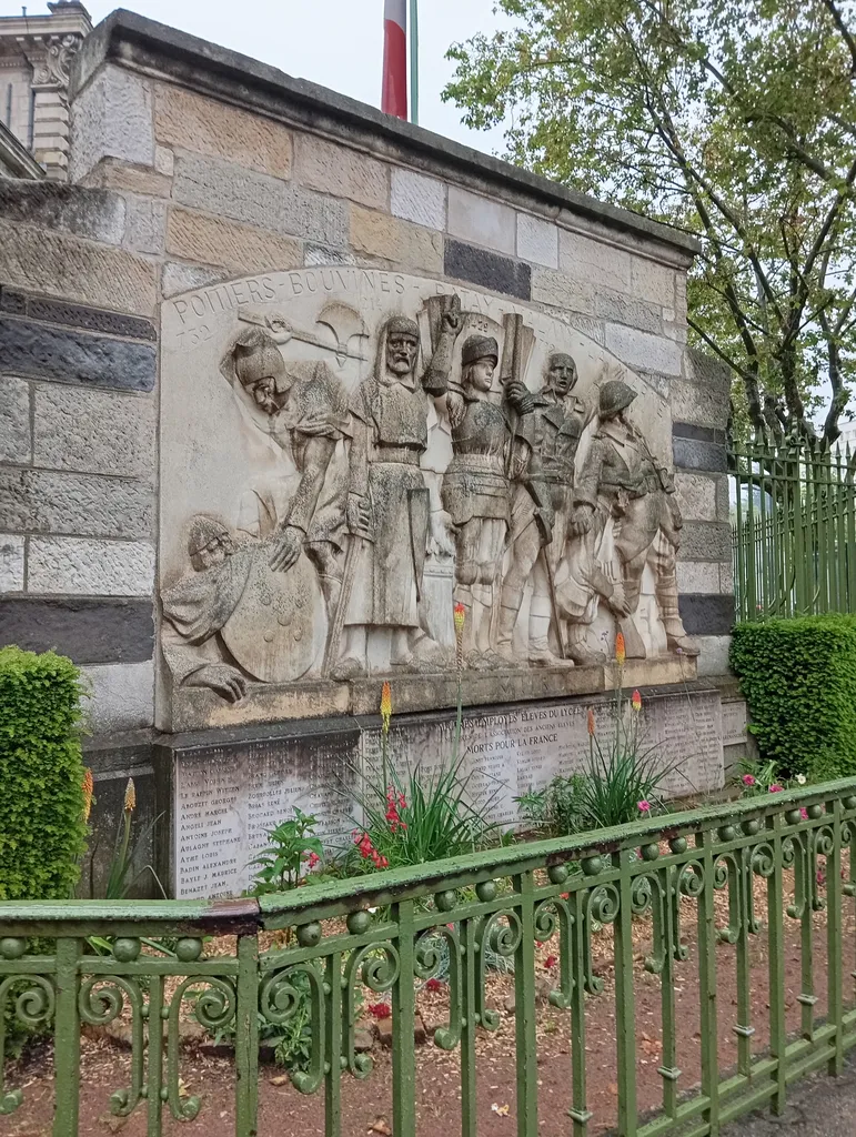 Monument du lycée Claude Fauriel à Saint-Étienne