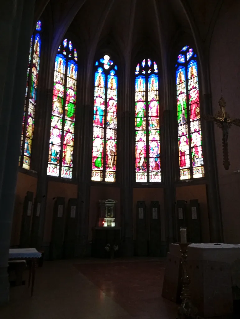 Vitrail Baie 0 à 4 dans l'Église Saint-Galmier à Église Saint-Galmier